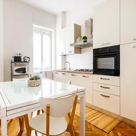 Exclusive 3 Bedrooms Near Duomo