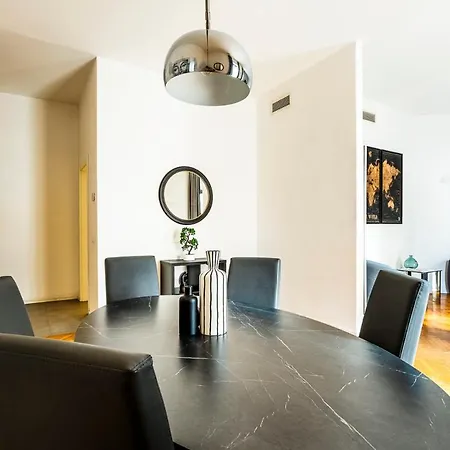 Exclusive 3 Bedrooms Near Duomo