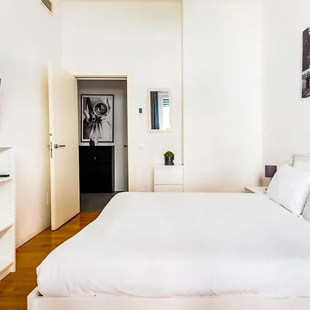 Apartment Exclusive 3 Bedrooms Near Duomo Milan